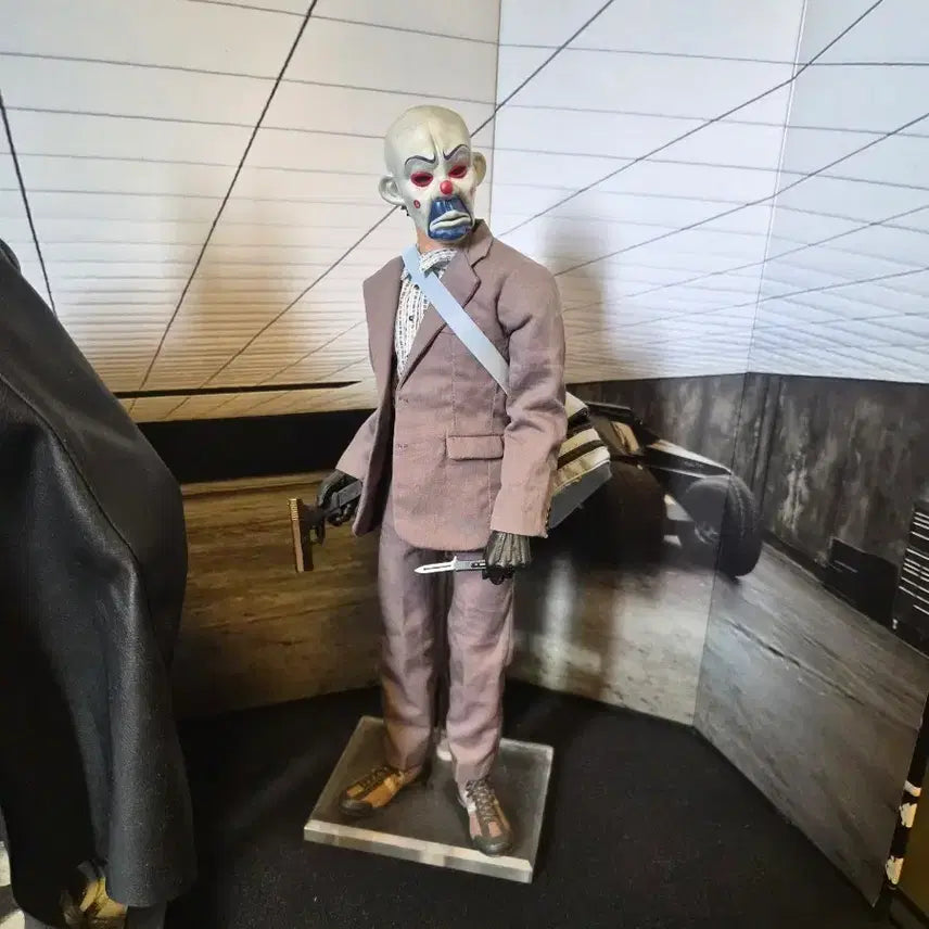 [BUNJANG] Fire Toys Bank Robber Joker 1/6 Scale Figure / 파이어사 뱅크로버 조커 피규어 1/6 스케일