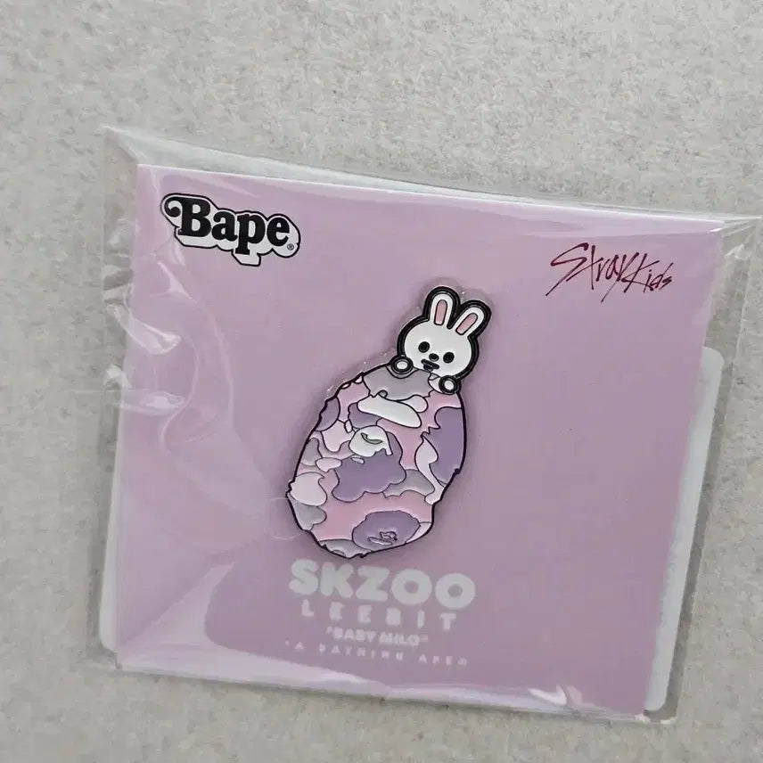 [BUNJANG] BAPE x SKZOO Collaboration Badges / BAPE x 스키즈 SKZOO 콜라보 뱃지 리빗