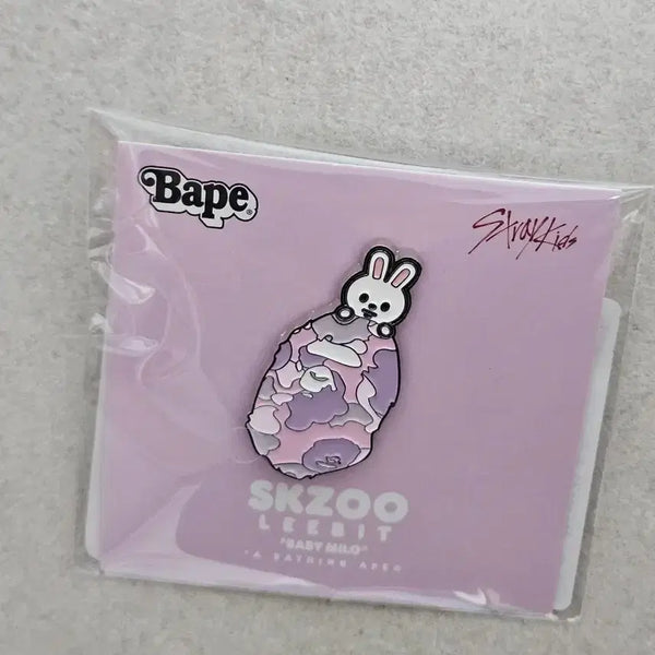 [BUNJANG] BAPE x SKZOO Collaboration Badges / BAPE x 스키즈 SKZOO 콜라보 뱃지 리빗