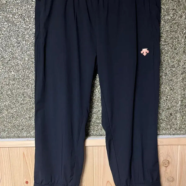 [BUNJANG] Descente Women's Training Crop Jogger Pants / (S)데상트 여성용 트레이닝 크롭 조거 팬츠