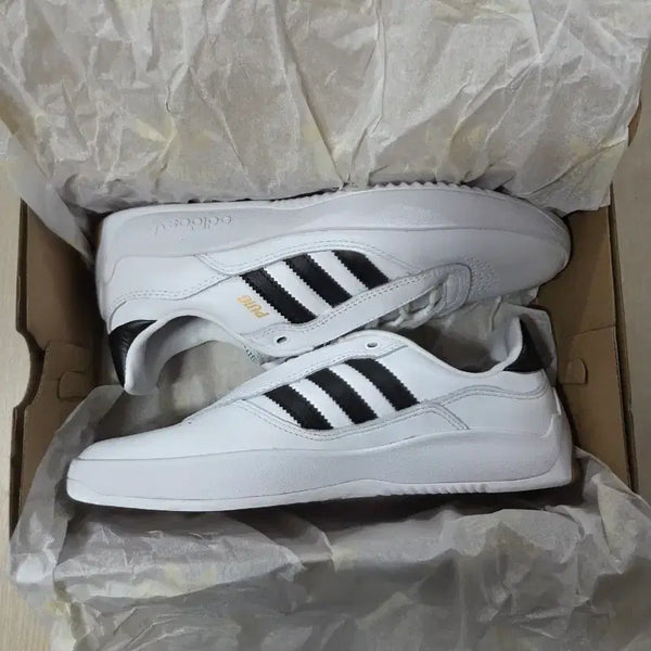 [BUNJANG] Adidas Puig White 240mm Sneakers / 새상품 아디다스 푸이그 화이트 240사이즈