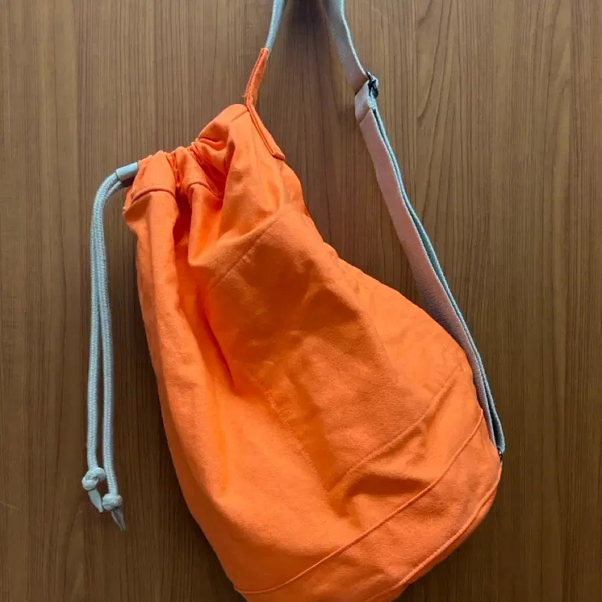 [BUNJANG] Uniqlo JW Anderson Drawstring Bag Orange / [유니클로 JWA] 드로스트링백(오렌지)