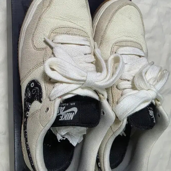 [BUNJANG] Nike Air Force 1 Paisley Swoosh Beige Suede US 8 / 나이키 에어포스 페이즐리 스우시 260 판매합니다.