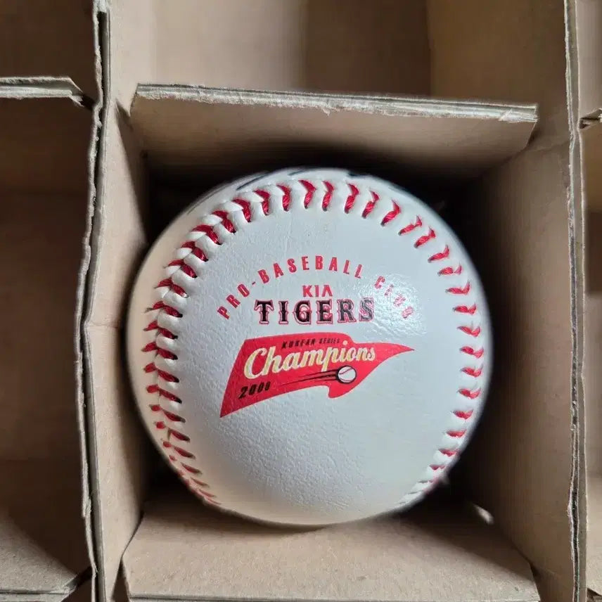 [BUNJANG] 2009 Kia Tigers Championship Commemorative Ball (Small) / 2009 기아타이거즈 우승 기념구 우승구 소형구