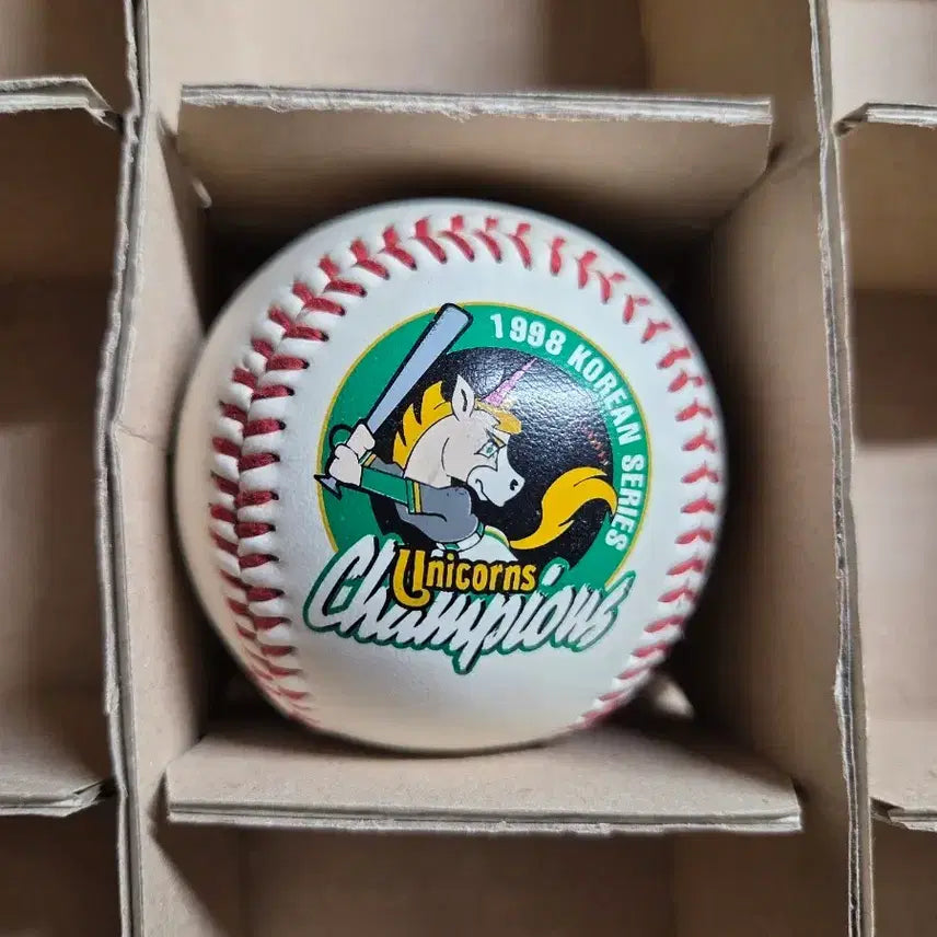 [BUNJANG] 1998 Hyundai Unicorns Championship Commemorative Baseball / 1998 현대유니콘스 우승 기념구 우승구 소형구
