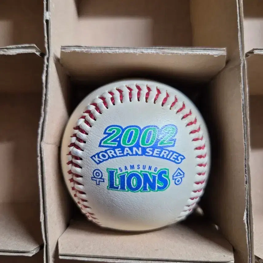 [BUNJANG] 2002 Samsung Lions Championship Commemorative Ball Small / 2002 삼성라이온즈 우승 기념구 우승구 소형구