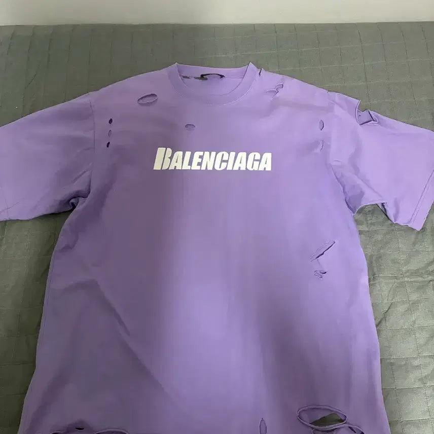 [BUNJANG] Balenciaga Distressed Short Sleeve T-Shirt Lavender / [XS] 발렌시아가 디스트로이드 반팔 티셔츠 라벤더