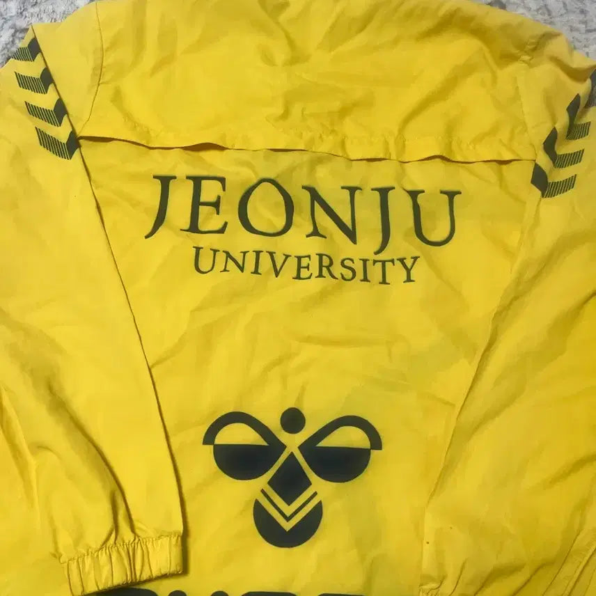 [BUNJANG] Jeonju University Football Team Hummel Windbreaker Training Suit / 전주대 축구부 바람막이 트레이닝복