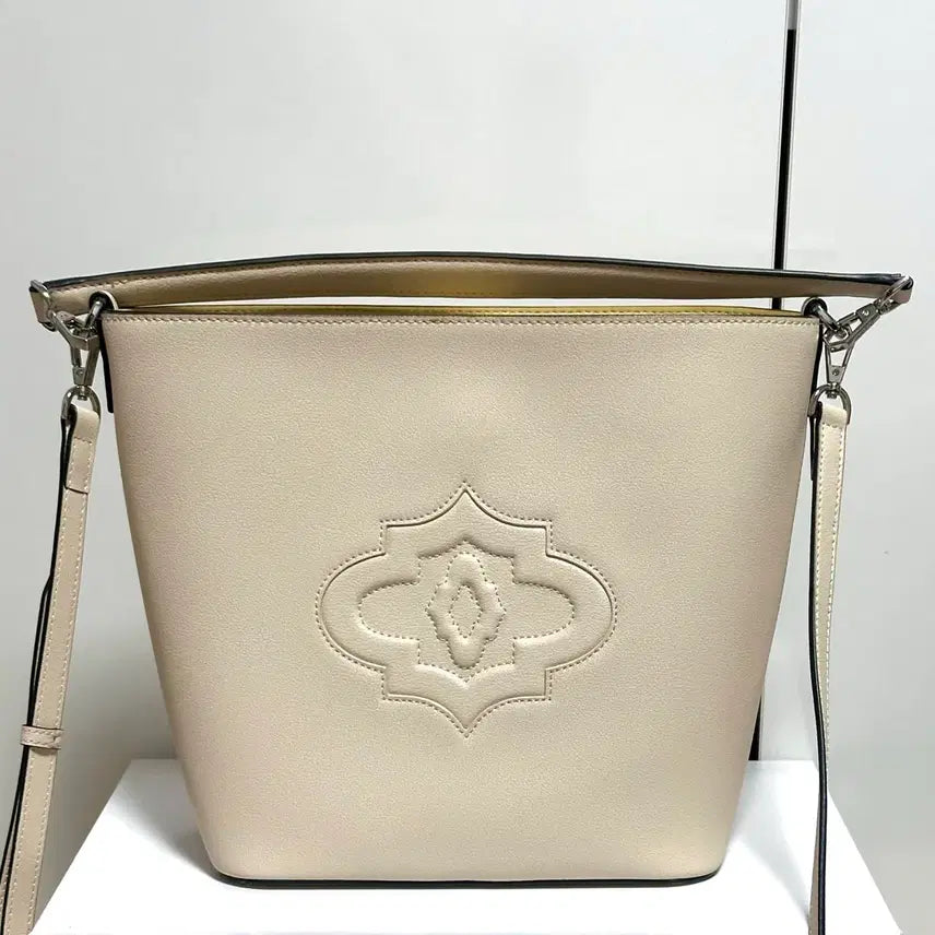 [BUNJANG] Oryany Taylor Bucket Crossbody Bag - Ivory / oryany 오야니 테일러 버킷 크로스백 아이보리