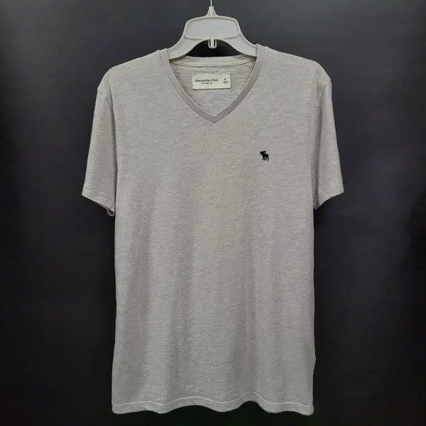 [BUNJANG] Abercrombie Embroidered Logo V-Neck Shirt / Abercrombie 아베크롬비 자수로고 브이넥 셔츠