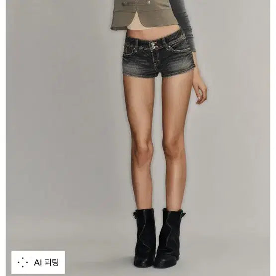 [BUNJANG] TRF Low-Rise Denim Mini Shorts Black / 교환 TRF 로우라이즈 데님 미니 쇼츠 블랙