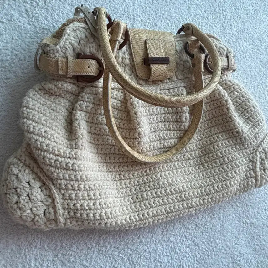 [BUNJANG] Salvatore Ferragamo Knit Shoulder Bag / 페라가모 니트 숄더백