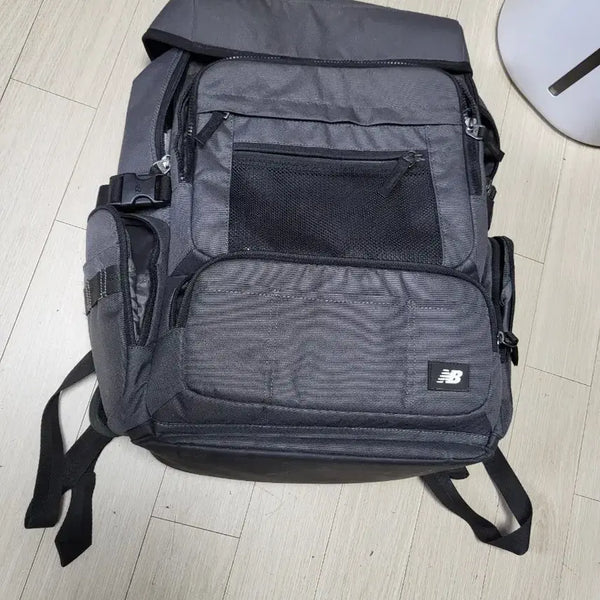 [BUNJANG] New Balance Grey Backpack / 뉴발란스 그레이 백팩 상태좋음