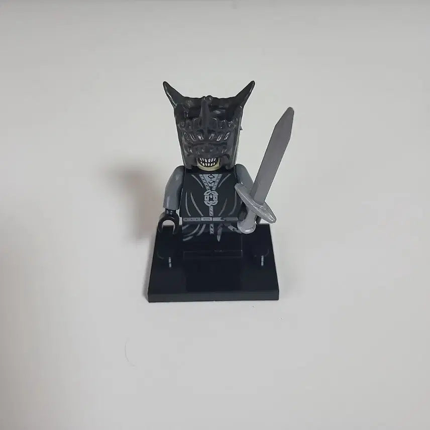 [BUNJANG] LEGO Lord of the Rings Eye of Sauron Minifigure / 레고 반지의 제왕 사우론의입 미니피규어