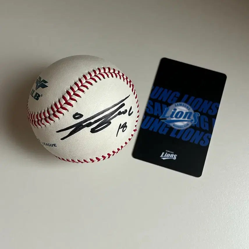 [BUNJANG] Won Tae-in Signed Baseball & Samsung Lions Photocard Bundle / 원태인 싸인볼, 원태인 삼성라이온즈 포토카드