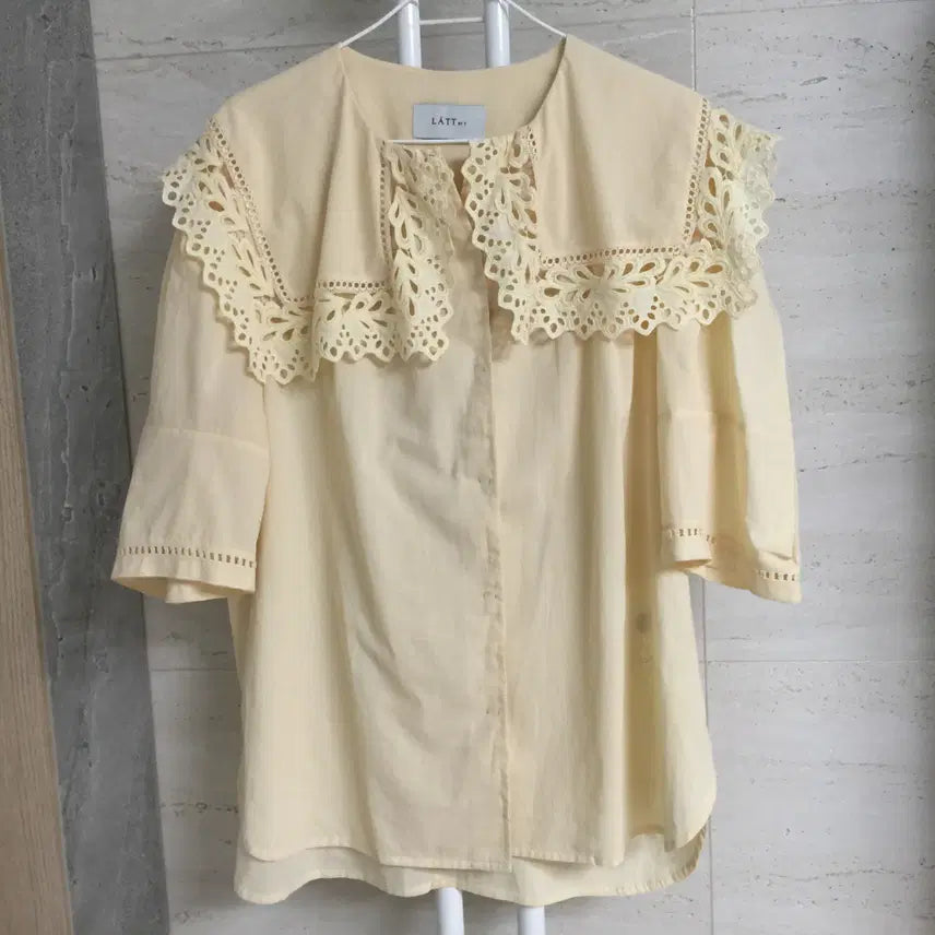 [BUNJANG] LATT BY T (Hansem) Lace Collar Blouse / 한섬 LATT 래트바이티 레이스 카라 블라우스 66