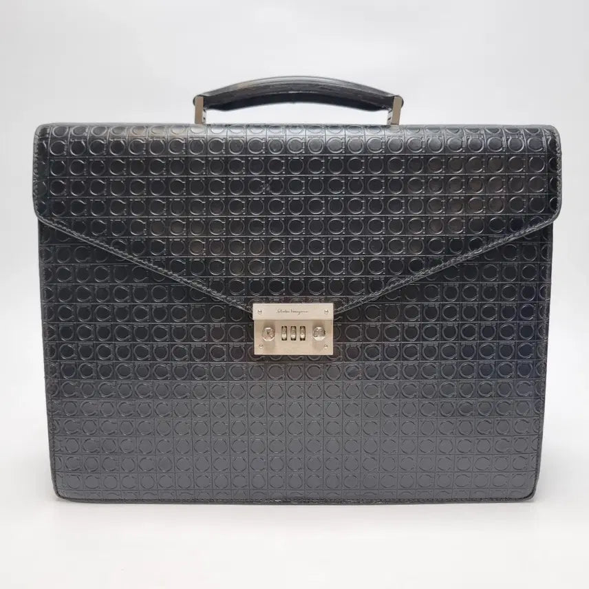 [BUNJANG] Salvatore Ferragamo Gancini Embossed Leather Attache Briefcase Black (Unisex Document Bag) / 페레가모 간치니 엠보싱 레더 아타셰 브리프케이스 블랙(남녀공용 서류가방)