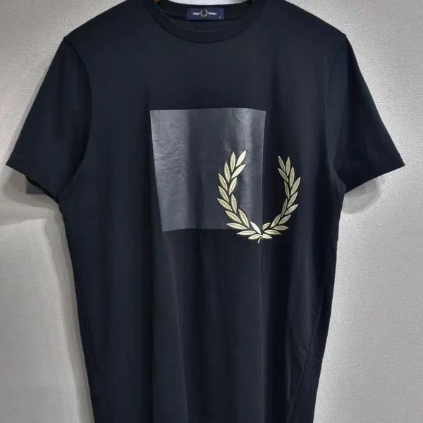 [BUNJANG] Fred Perry Gold Thread Embroidered Short Sleeve T-Shirt / 100/ 프레드페리 금사 자수 반팔 티셔츠