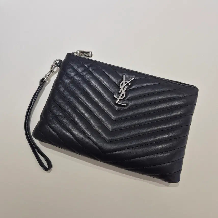 [BUNJANG] Saint Laurent Matelassé Monogram Clutch Bag Black / 생로랑 마틀라세 모노그램 클러치백 블랙