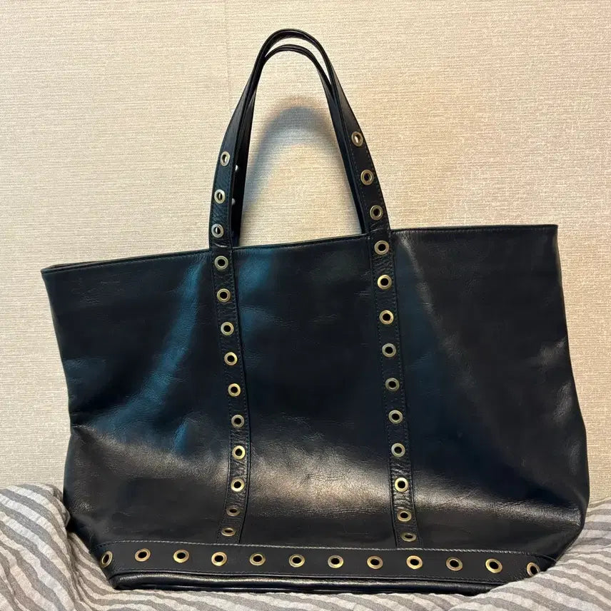 [BUNJANG] Vanessa Bruno Cabas Bag Eyelet Detail Cowhide Leather / 바네사브루노 카바스 백 아일렛장식 소가죽