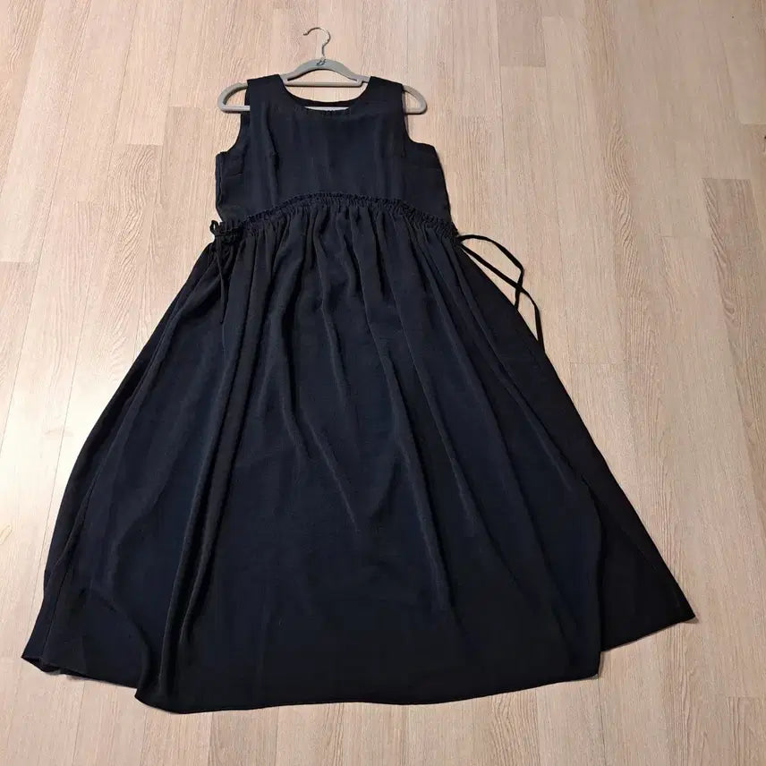 [BUNJANG] Women's Sleeveless Long Dress Black Size 66 / 여성 민소매 롱 원피스 블랙사이즈66