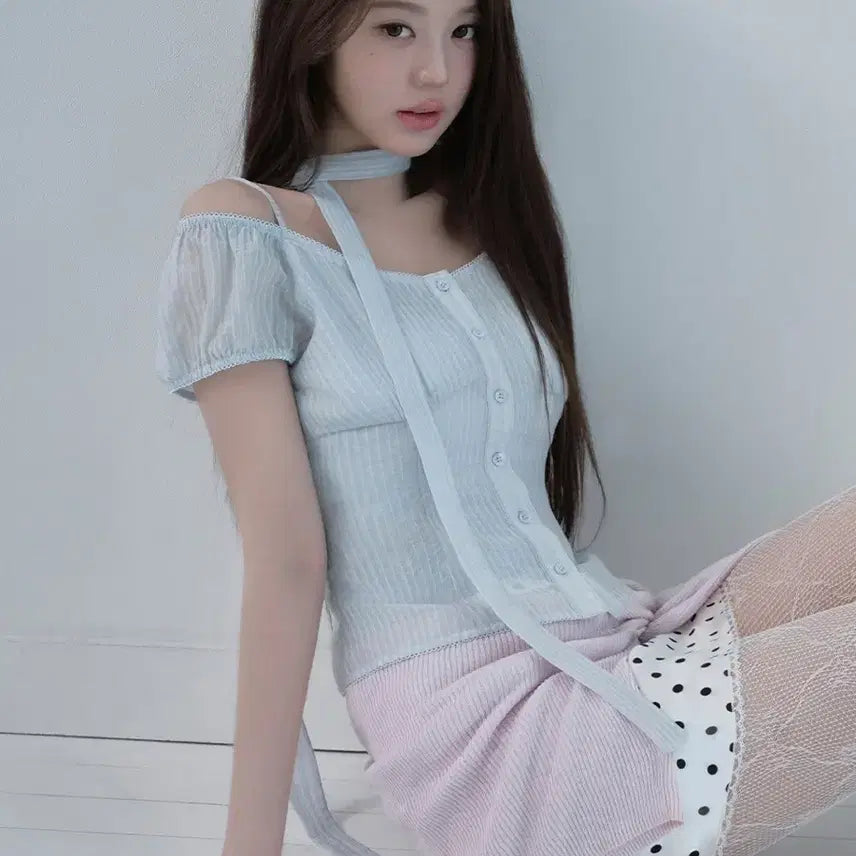 [BUNJANG] Rolleral Roller Off-Shoulder Tie Blouse Sky / 새상품) 로라로라 오프숄더 타이 블라우스 스카이