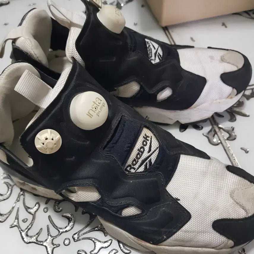 [BUNJANG] Reebok Instapump Fury OG "Oreo" Grey/White US 7 / 리복 인스타 펌프 퓨리 검흰 까치 흰회 그레이 240