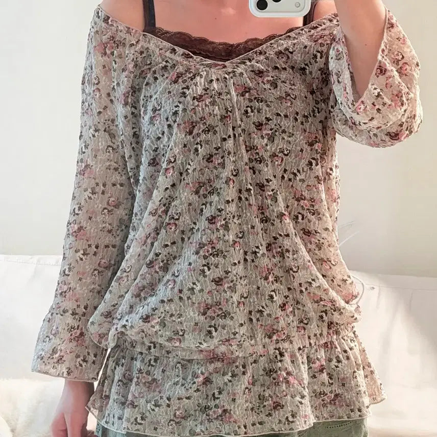 [BUNJANG] Rosa Cherry Floral See-Through Blouse / 로사체리 옵숄 잔꽃 시스루 블라우스