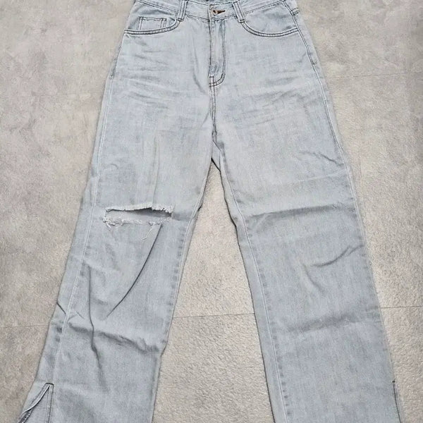 [BUNJANG] Light Blue Straight Leg Jeans / 연청 일자팬츠 S