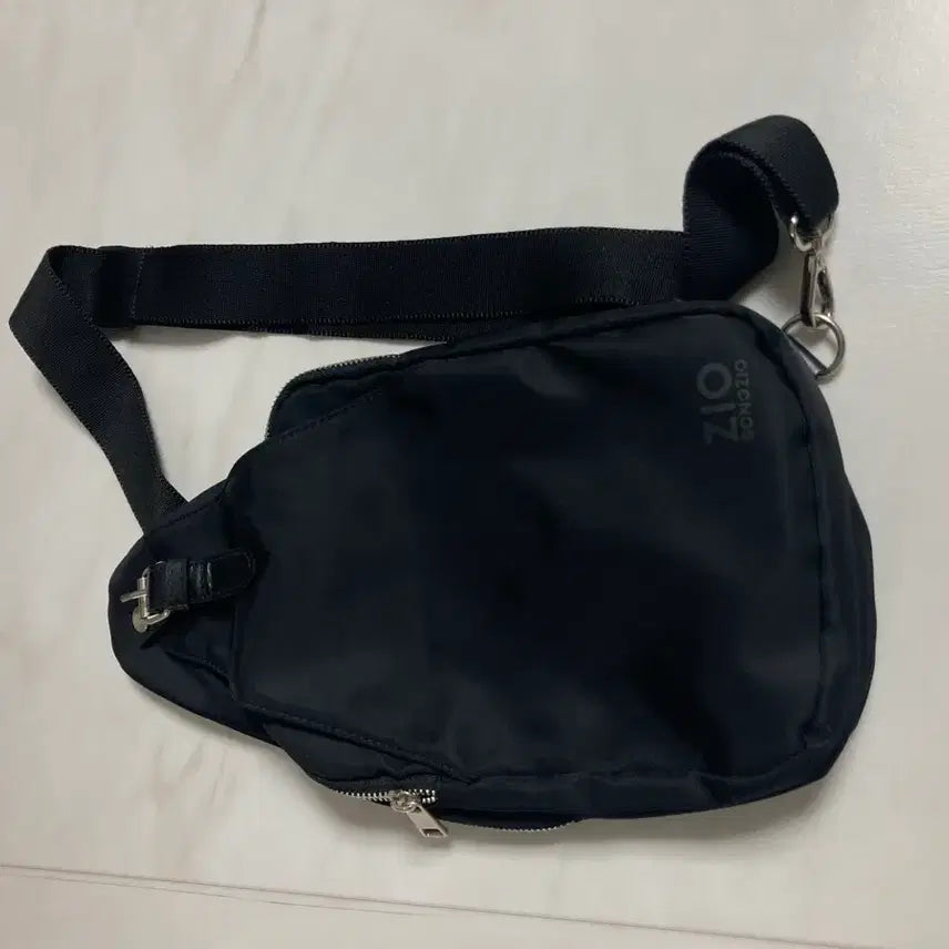 [BUNJANG] Zioziah Zip Hip Bag Crossbody Bag / 지오송지오 힙색 크로스백