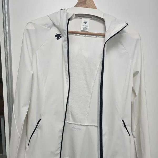 [BUNJANG] Descente Windbreaker Jacket / 데상트 바람막이 판매합니다.