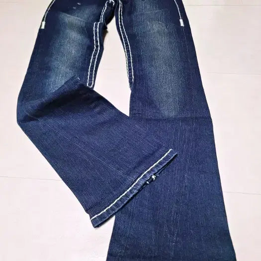 [BUNJANG] True Religion Joey Super T Jeans / 트루릴리전 조이 수퍼 티 데님팬츠26 메이드인 미국 폴1347