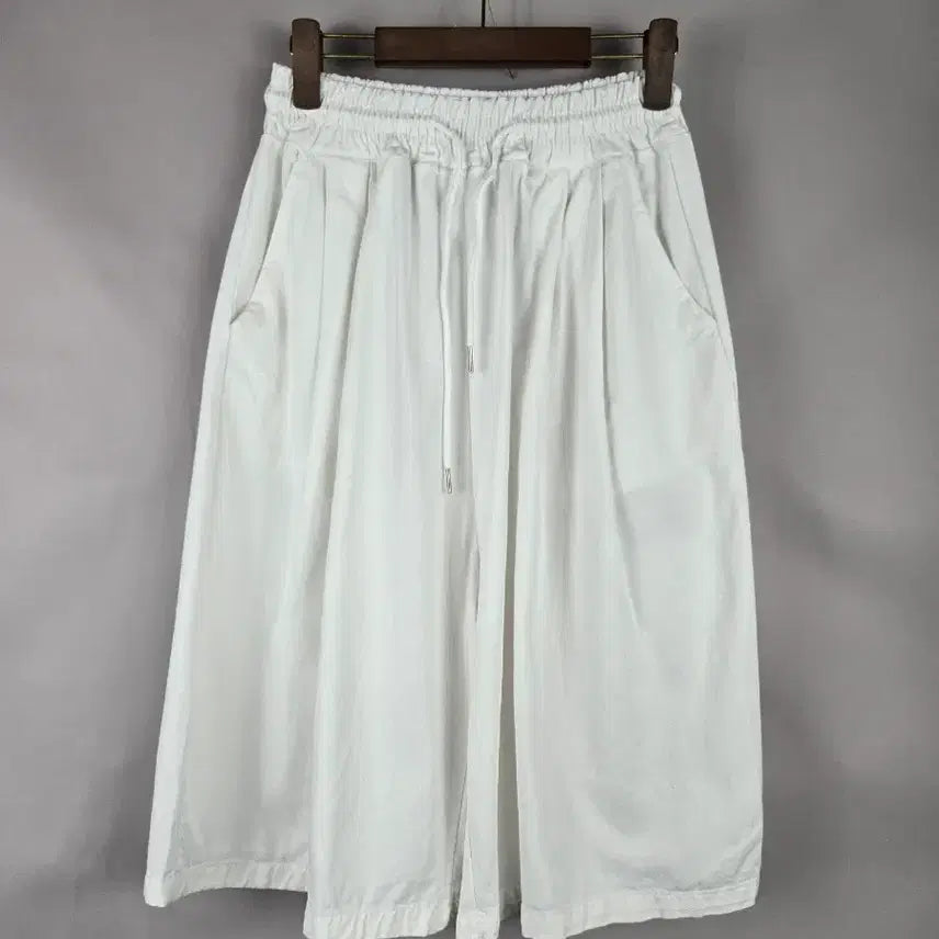 [BUNJANG] Siio Women's F Banding Wide Culottes 7-Part Pants White / [무료배송]SiiO 여성 F 밴딩 와이드 반바지 큐롯 7부 팬츠 화이트
