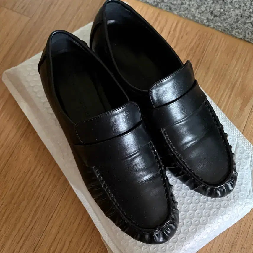 [BUNJANG] Comorebi Museum Black Loafers / 코모레비뮤지엄 블랙 로퍼 240