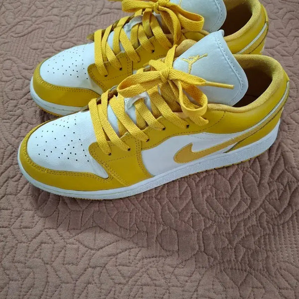 [BUNJANG] Air Jordan 1 Low GS Fallen Sneakers (245mm) / 에어 조던 1 로우 GS 폴른 운동화 245 [2265]