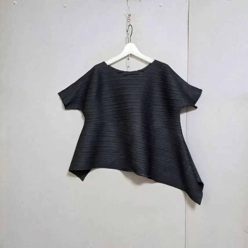 [BUNJANG] Pleated T-Shirt / 풍성한핏 플리츠 티셔츠 FF   n6589  미착용제품