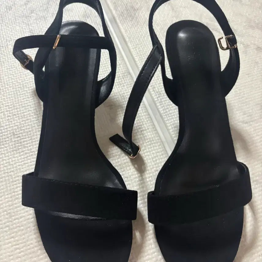 [BUNJANG] Women's Suede Strap Heel Sandals 5cm Black (Size 245-250) / 가격인하/ 스트랩 샌들 힐 245-250 블랙 5cm 스웨이드