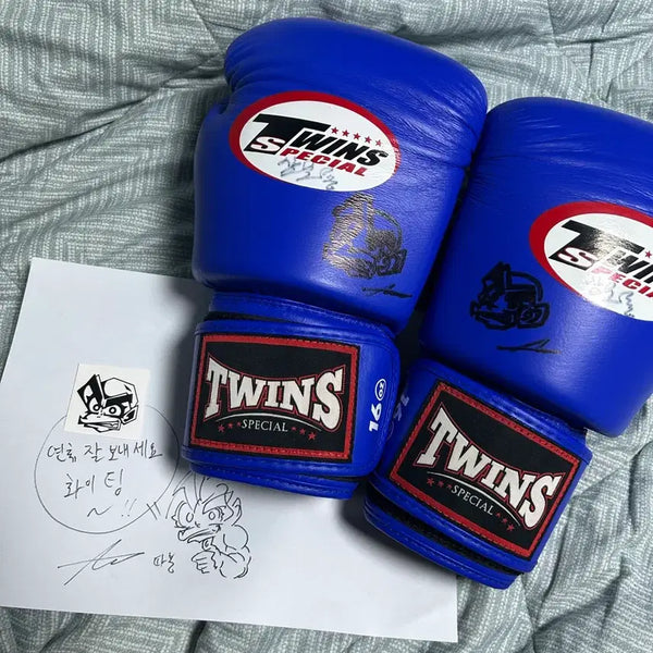 [BUNJANG] Samsooryong Autographed Glove (Twins 16oz) / 틱톡커 삼소룡 친필 싸인 글러브(트윈스 16온스)