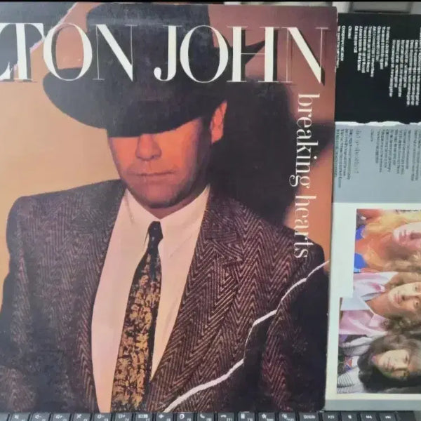 [BUNJANG] Elton John Breaking Hearts LP USA 1984 / Elton John_Breaking Hearts_LP USA