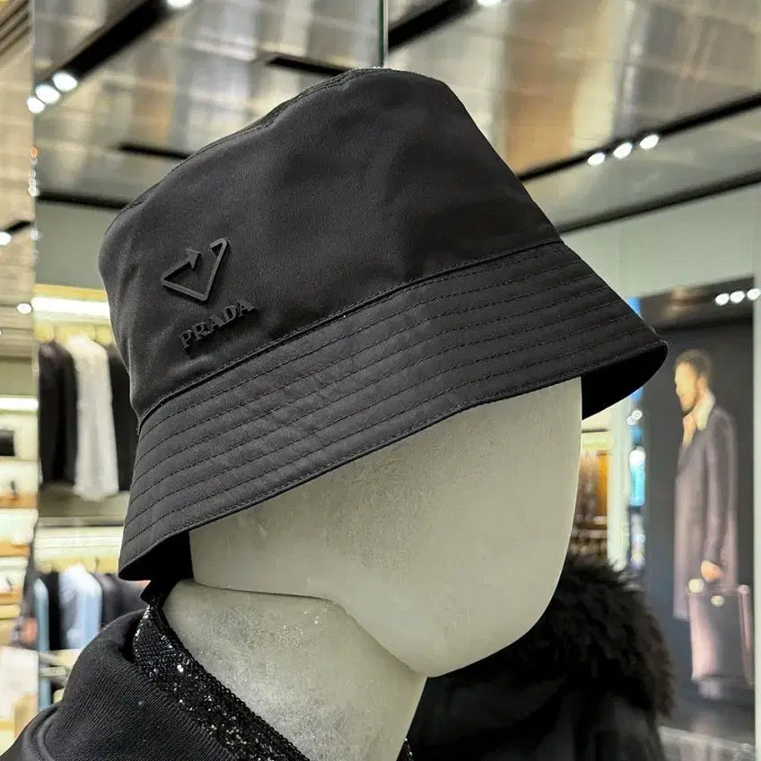 [BUNJANG] Prada Re-Nylon Bucket Hat / 프라다 리나일론 벙거지 (새상품급)