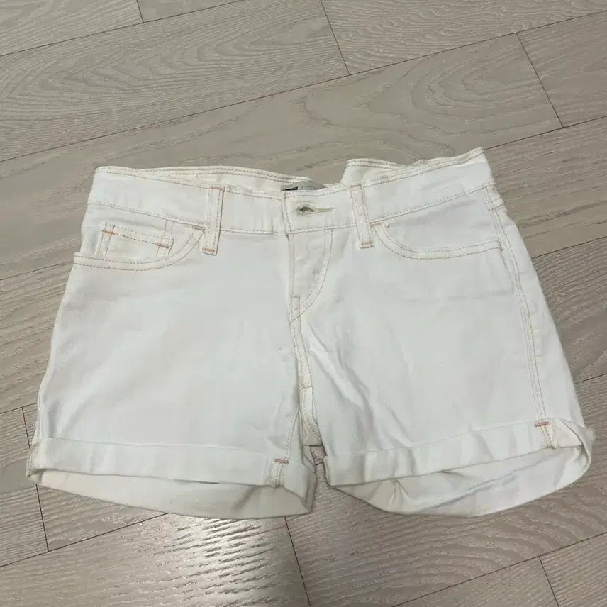 [BUNJANG] Levi's White Denim Rolled-Up Shorts / Levi's 리바이스 화이트 데님 롤업 반바지