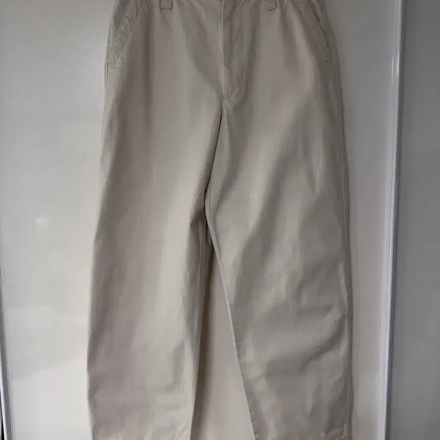 [BUNJANG] Uniqlo U Wide Fit Chino Pants Beige 76cm / 유니클로 U 와이드핏 베이지 치노팬츠 76cm