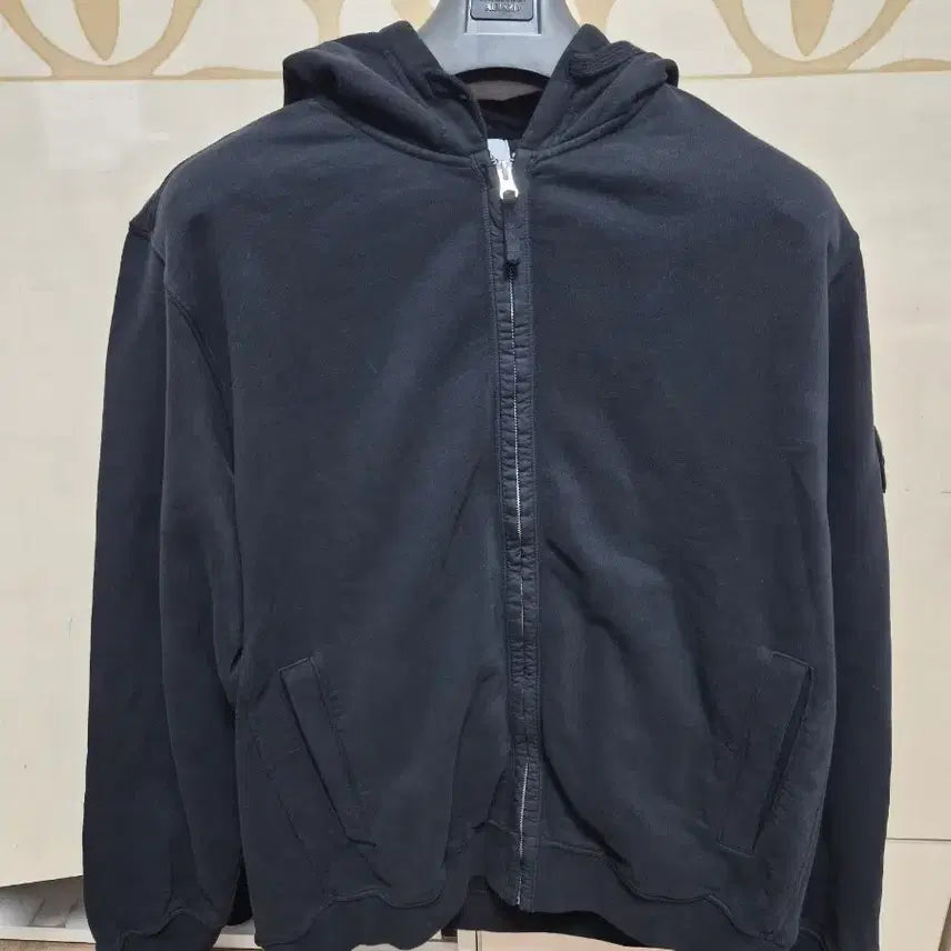 [BUNJANG] Stone Island 25FW Hooded Zip-Up Jacket Black XXL / 25fw 스톤아일랜드 후드 집업 블랙 XXL사이즈
