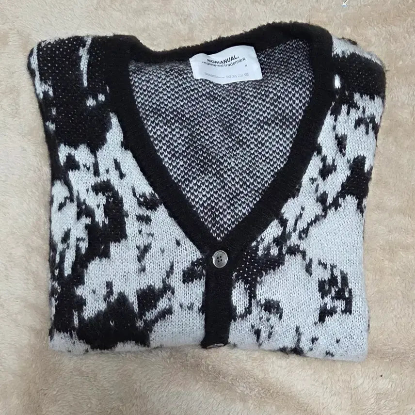 [BUNJANG] NOMANUAL Hairy Cardigan Black Pink / 노매뉴얼 헤어리 가디건 블랙 핑크