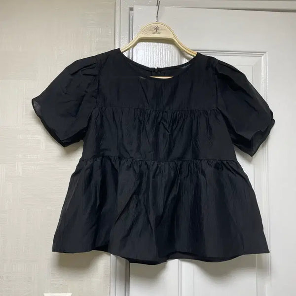 [BUNJANG] Black Short Sleeve Blouse / 블랙 반팔 블라우스 @새옷