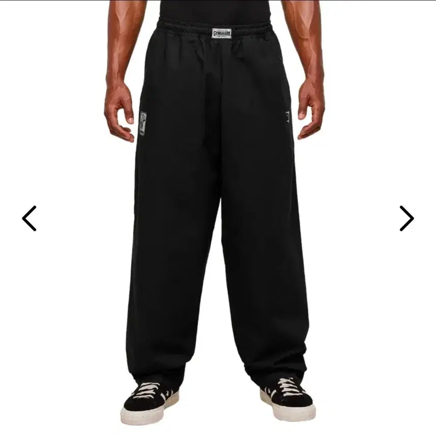 [BUNJANG] Gymshark Straight Leg Pumper Pants Black / 짐샤크 스트레이트 레그 펌퍼팬츠 블랙