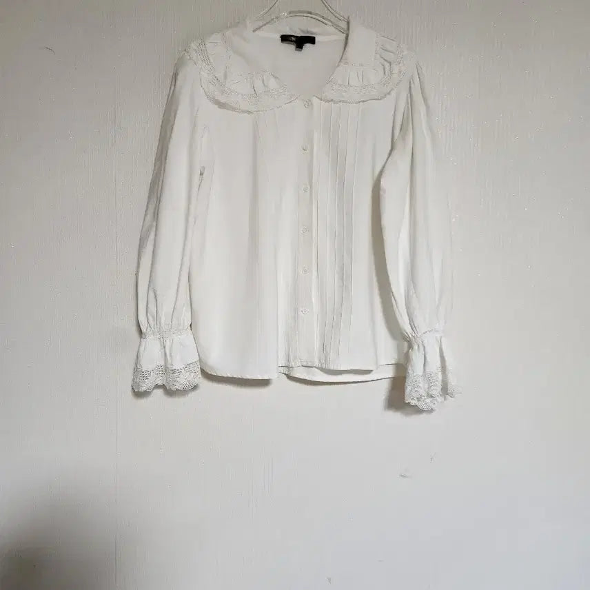[BUNJANG] Maje Embroidered Lace Blouse / maje마쥬2021자수레이스 블라우스55