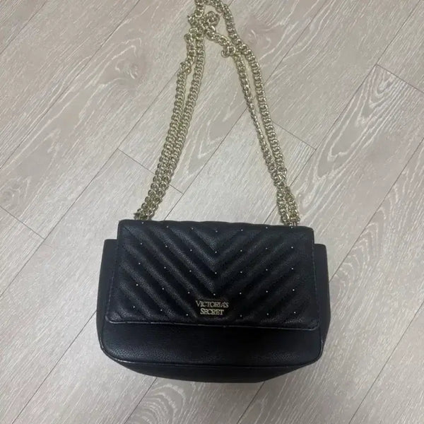 [BUNJANG] Victoria's Secret Chain Shoulder Bag Black / 빅토리아 시크릿 체인 숄더백 블랙