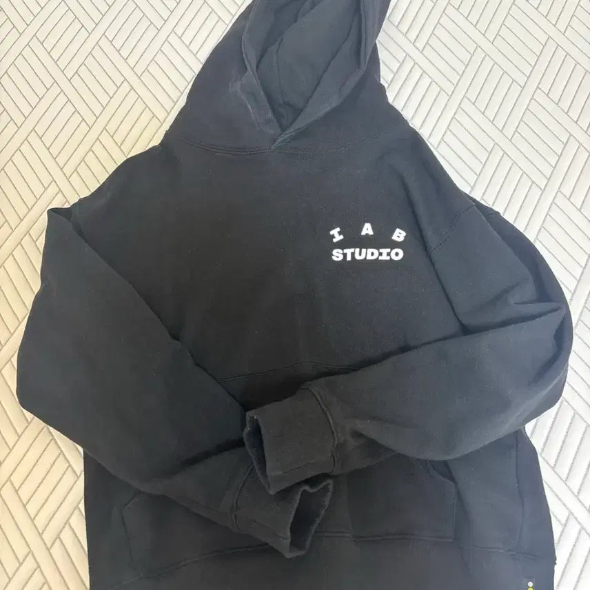 [BUNJANG] IAB Studio Hoodie / 아이앱 스튜디오 후드티