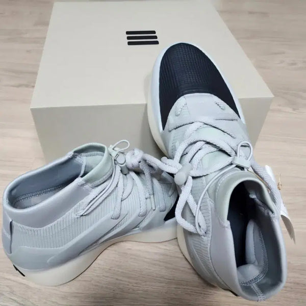 [BUNJANG] Adidas x Fear of God Basketball Shoes Sesame Carbon / [새제품] 아디다스 x 피어오브갓 농구화 세서미 카본 270